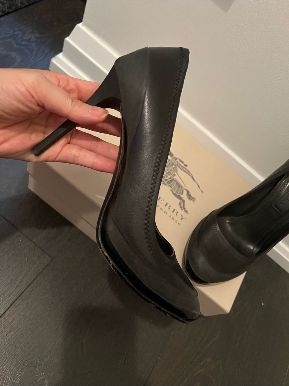 Burberry Black Leather Stiletto Pumps - Picture 4 of 9